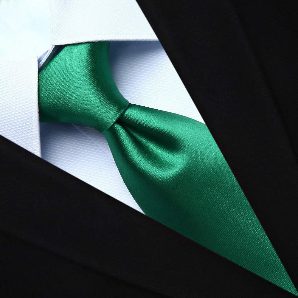 Gravata Tradicional e Lenço Verde Bandeira